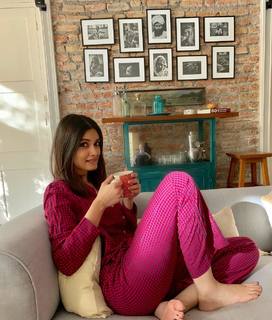 Diana Penty feet photo thumbnail