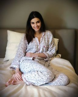 Diana Penty feet photo thumbnail