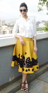 Diana Penty feet photo thumbnail