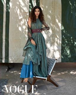 Diana Penty feet photo thumbnail