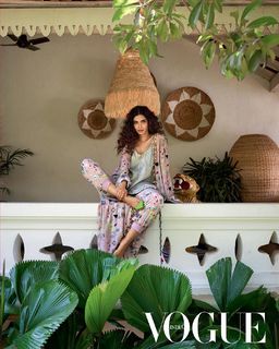 Diana Penty feet photo thumbnail