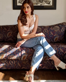 Diana Penty feet photo thumbnail