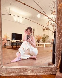 Diana Penty feet photo thumbnail