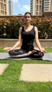 Diana Penty feet photo thumbnail