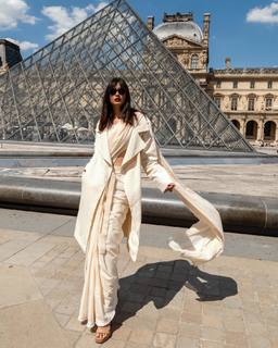 Diana Penty feet photo thumbnail