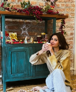 Diana Penty feet photo thumbnail