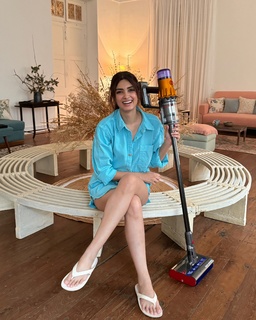 Diana Penty feet photo thumbnail