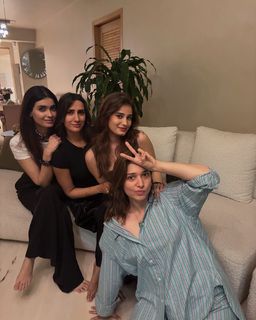 Diana Penty feet photo thumbnail