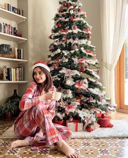 Diana Penty feet photo 5
