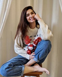 Diana Penty feet photo 17