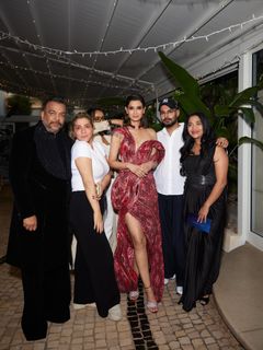 Diana Penty feet photo 13