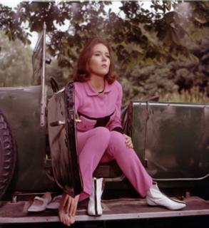 Diana Rigg feet photo thumbnail