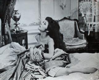 Diana Rigg feet photo thumbnail