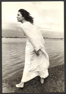 Diana Rigg feet photo thumbnail