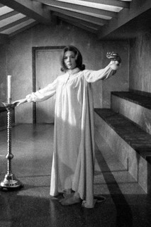 Diana Rigg feet photo thumbnail