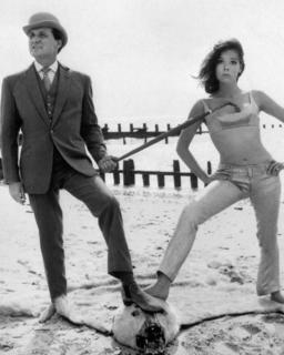 Diana Rigg feet photo thumbnail