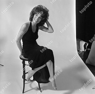 Diana Rigg feet photo thumbnail