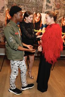 Diana Silvers feet photo thumbnail