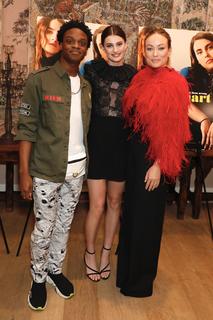 Diana Silvers feet photo thumbnail