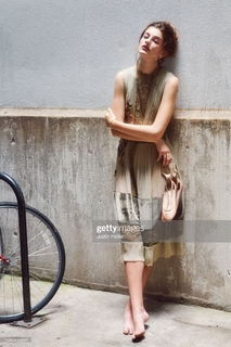 Diana Silvers feet photo thumbnail