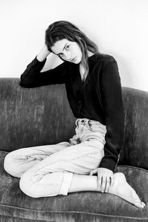 Diana Silvers feet photo thumbnail
