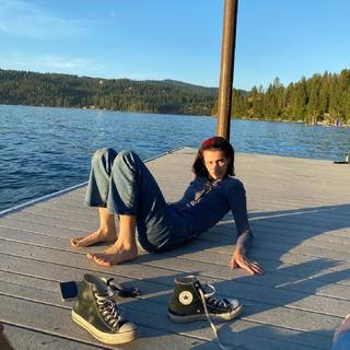 Diana Silvers feet photo thumbnail