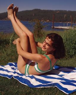 Diana Silvers feet photo thumbnail