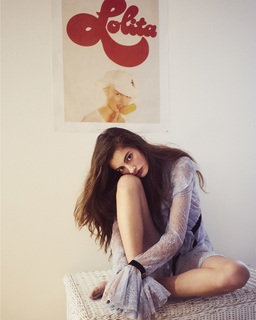 Diana Silvers feet photo thumbnail