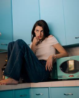 Diana Silvers feet photo thumbnail