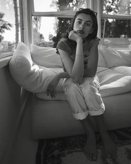 Diana Silvers feet photo thumbnail