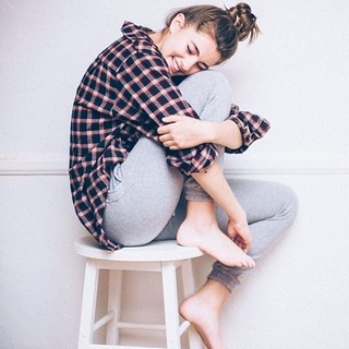 Diana Silvers feet photo thumbnail
