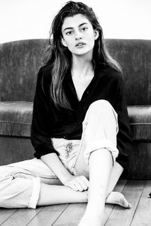 Diana Silvers feet photo thumbnail