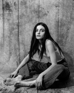 Diana Silvers feet photo thumbnail