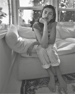 Diana Silvers feet photo thumbnail