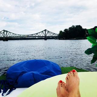 Diana Staehly feet photo thumbnail
