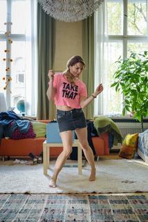 Diana Staehly feet photo thumbnail