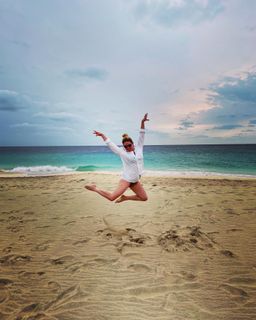 Diana Staehly feet photo thumbnail