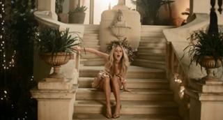 Diana Vickers feet photo thumbnail