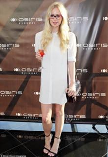 Diana Vickers feet photo thumbnail