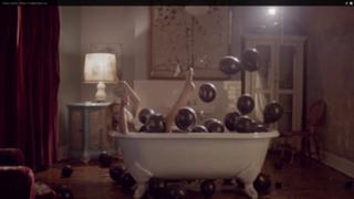 Diana Vickers feet photo thumbnail