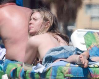 Diana Vickers feet photo thumbnail