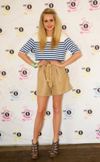 Diana Vickers feet photo thumbnail