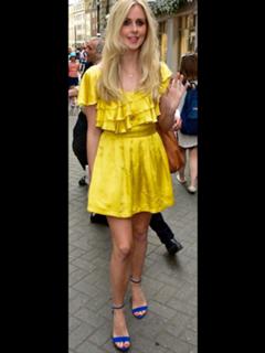 Diana Vickers feet photo thumbnail