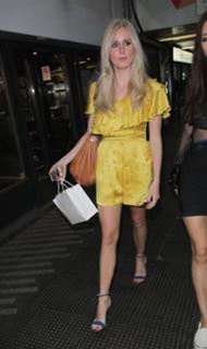 Diana Vickers feet photo thumbnail
