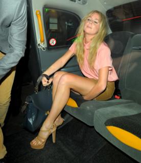 Diana Vickers feet photo thumbnail