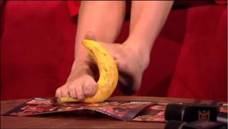 Diana Vickers feet photo thumbnail