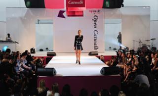 Diana Vickers feet photo thumbnail