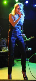 Diana Vickers feet photo thumbnail