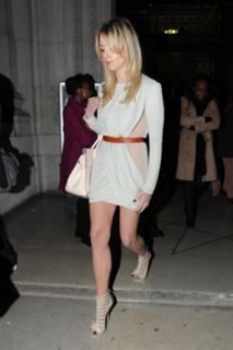 Diana Vickers feet photo thumbnail