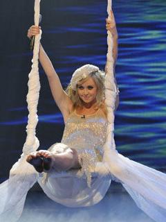 Diana Vickers feet photo thumbnail